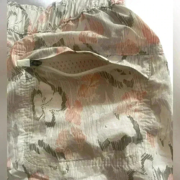 Free People Movement NWT In the Wild Shorts Size Small - Picture 9 of 16